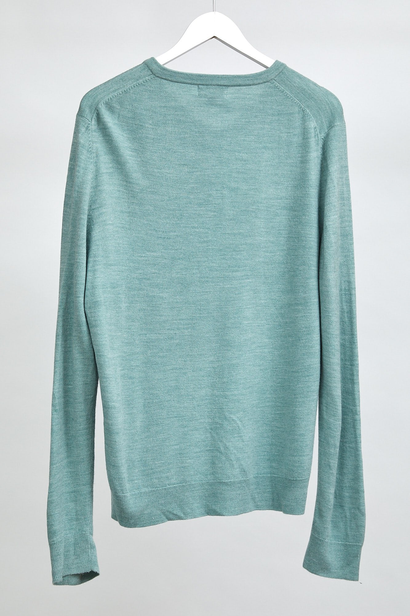 Mens Light Green V-Neck Jumper: Size Large