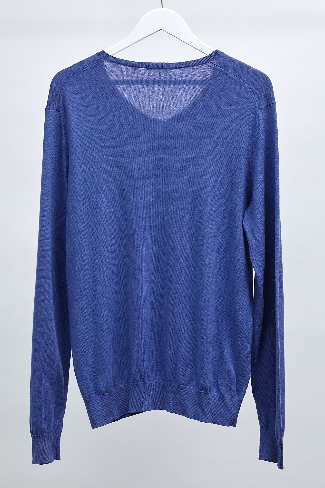 Mens Uniqlo Mid Blue V-Neck Jumper: Size Medium