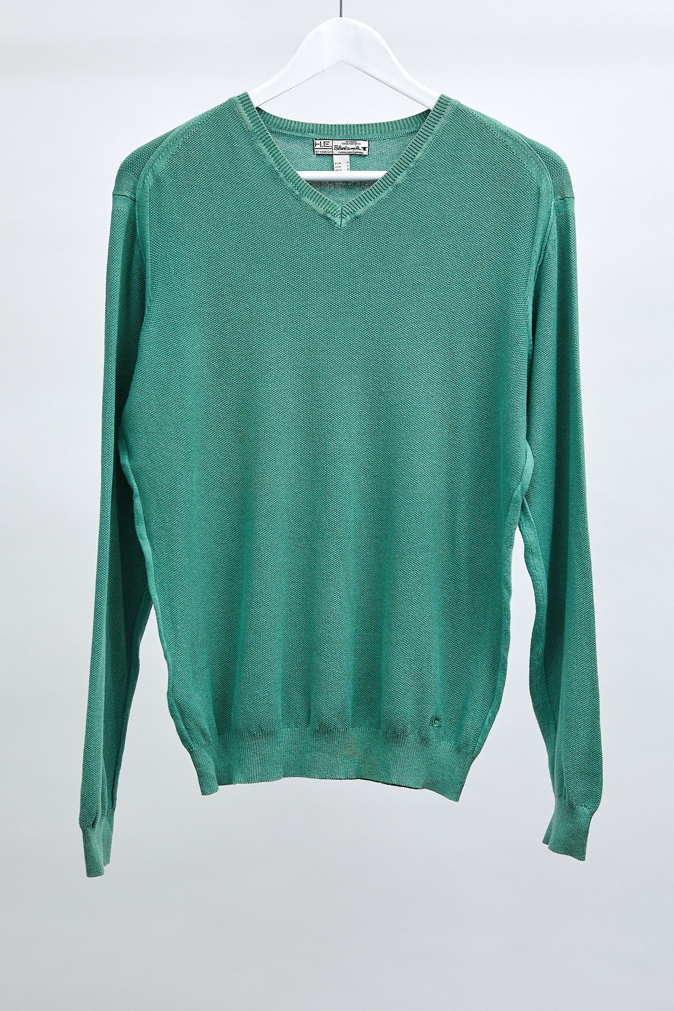Mens Green V-Neck Jumper: Size Medium