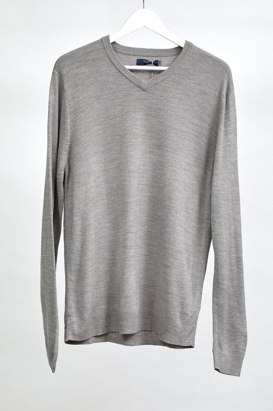 Mens Light Grey V-Neck Jumper: Size Medium