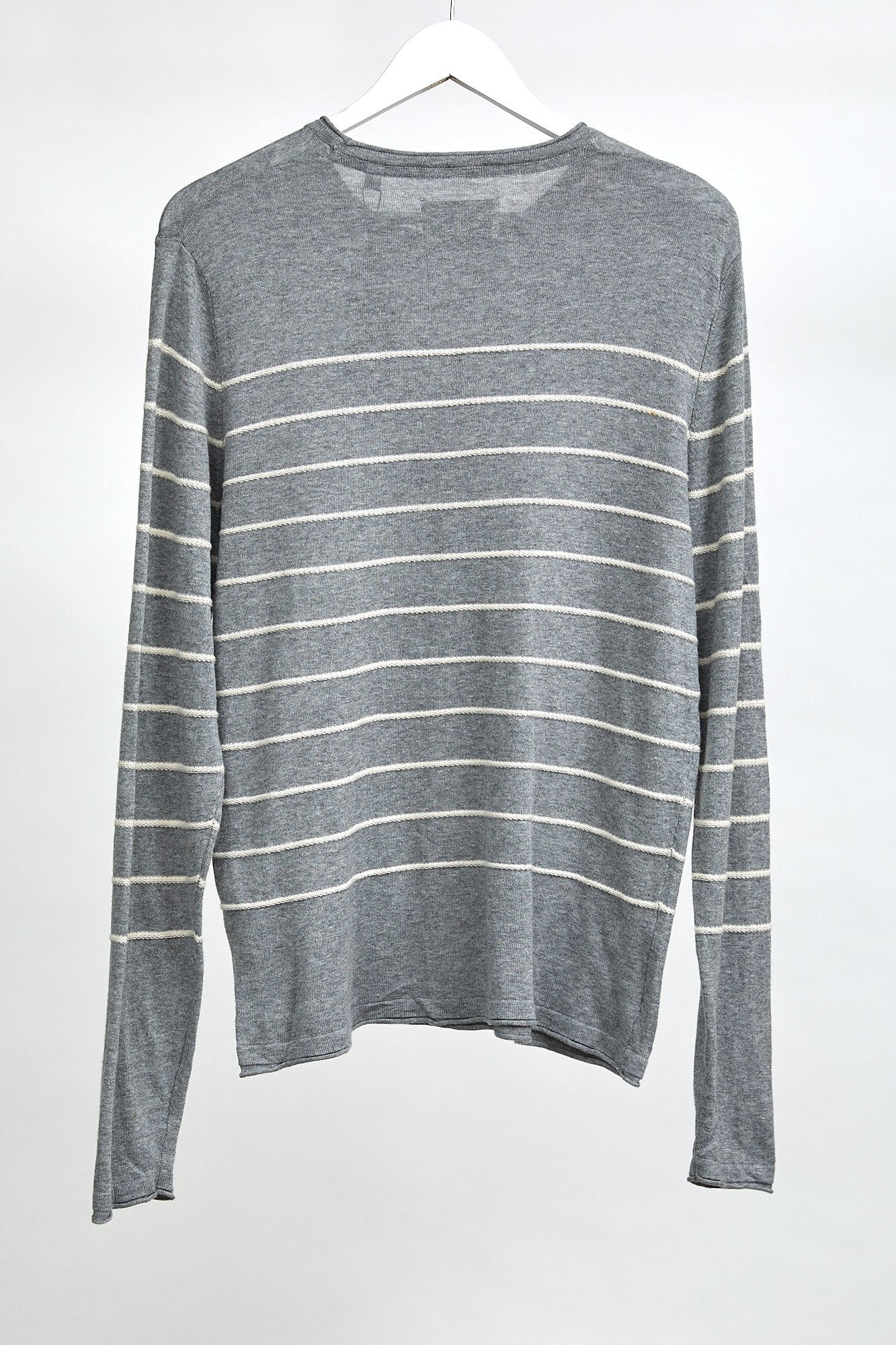 Mens Grey and White Stripe Crew Neck Jumper: Size Medium