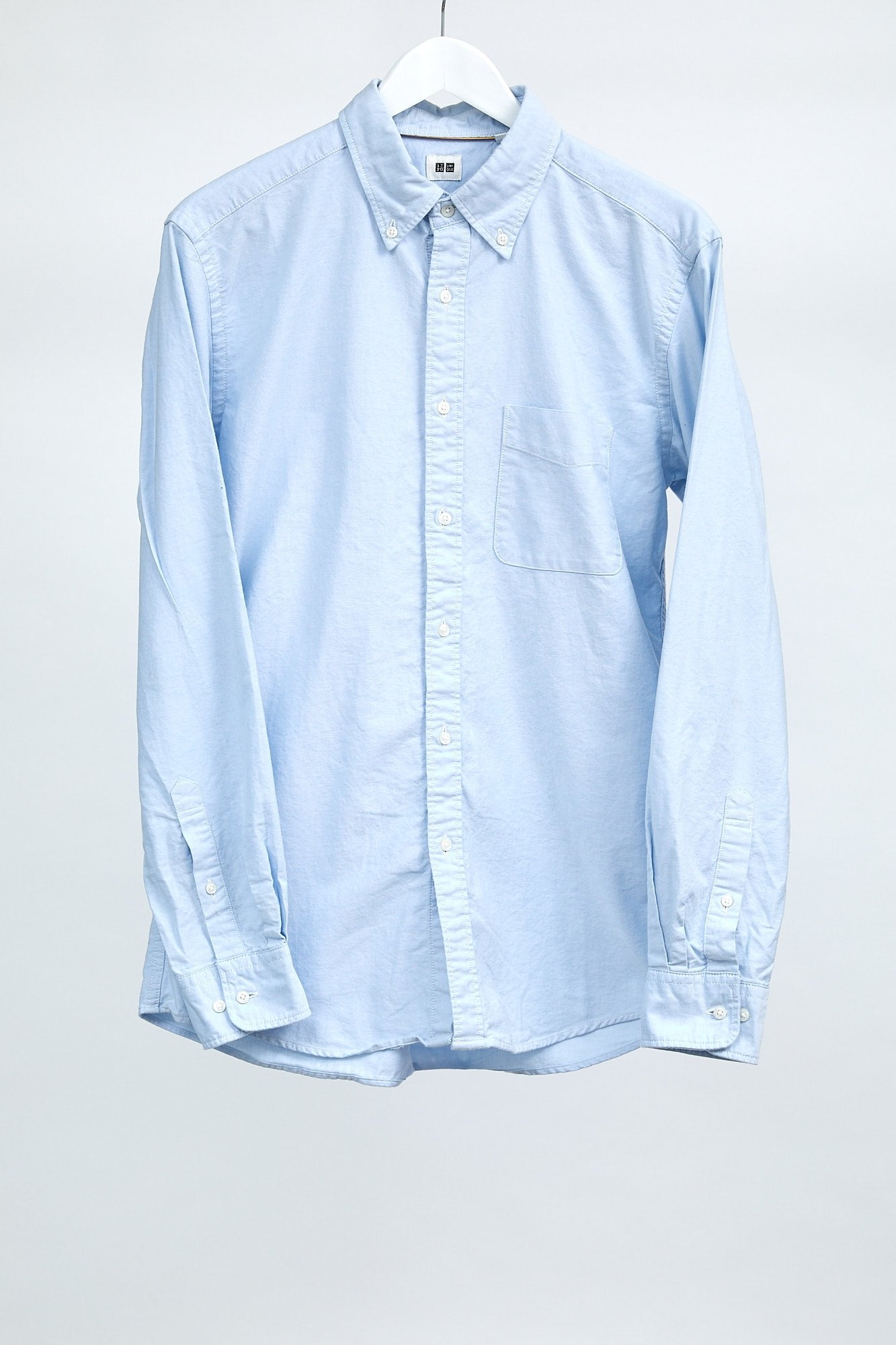 Mens Light Blue Uniqlo Oxford Shirt: Size Medium