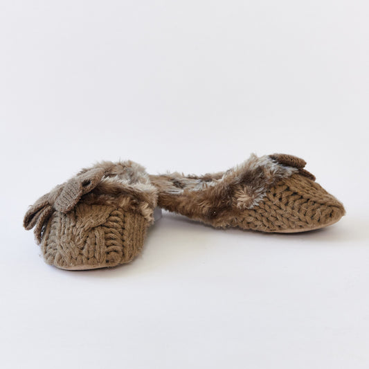 Brown knitted slipper size 5