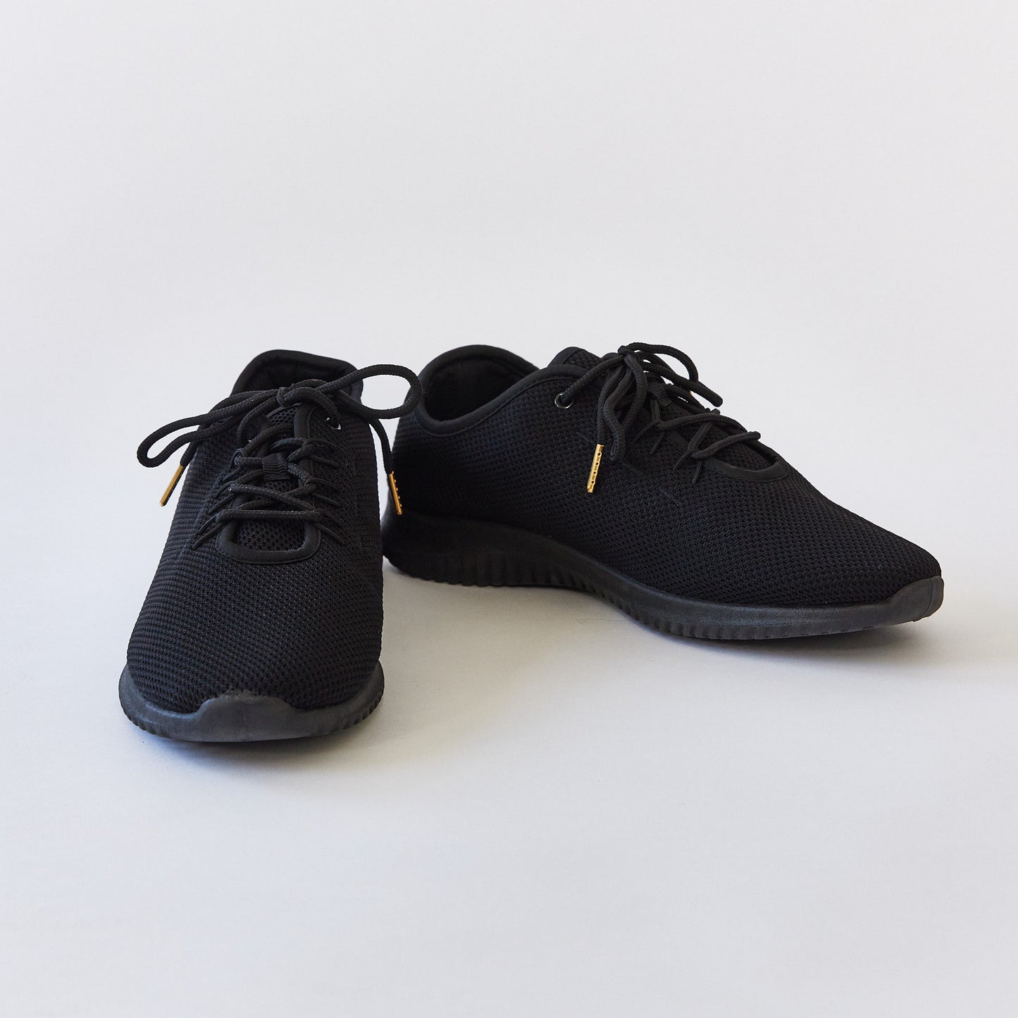 Black running trainer size 41
