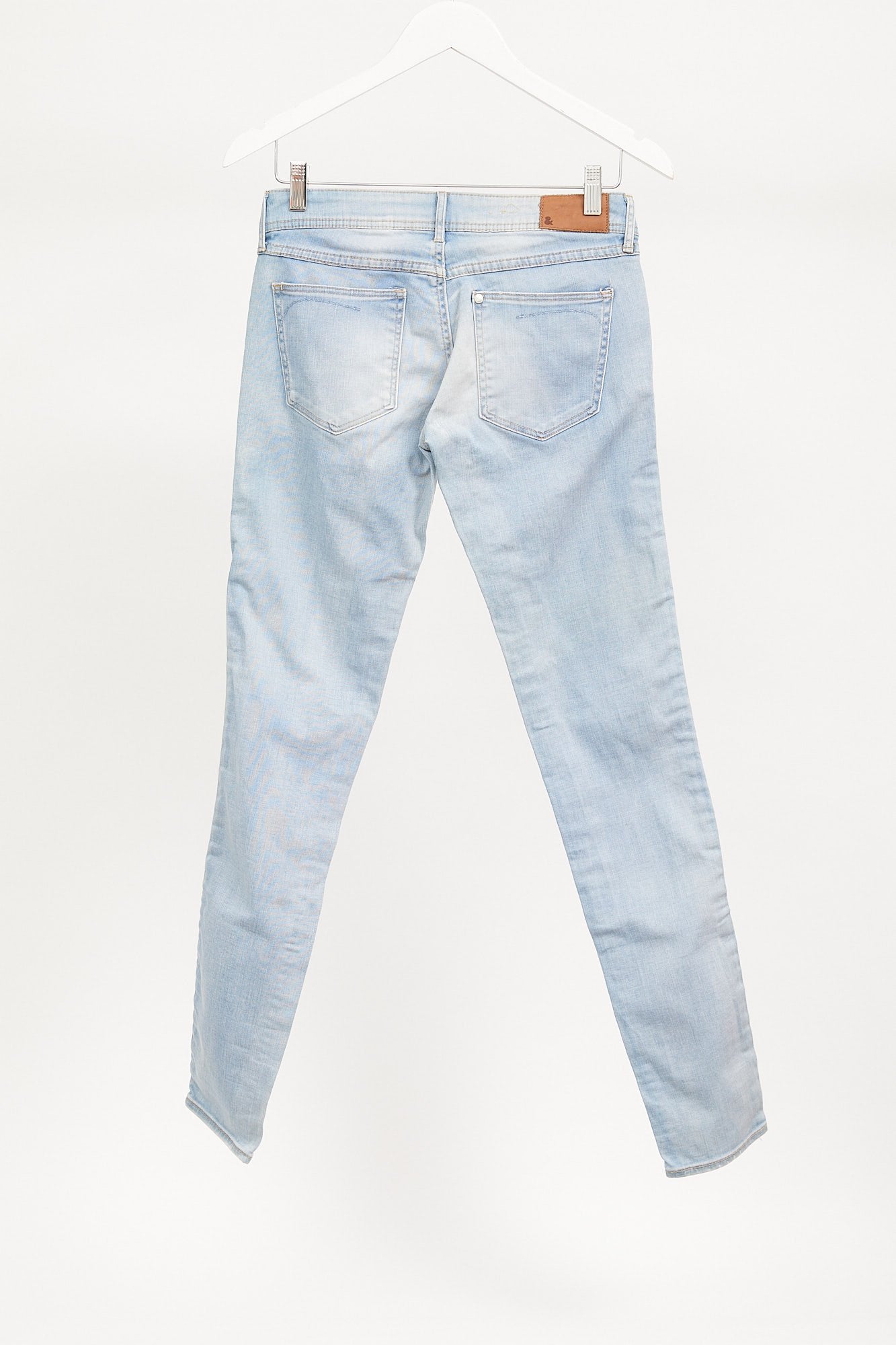 Womens H&M Light Blue Skinny Jeans: Size 27 x 32 Small