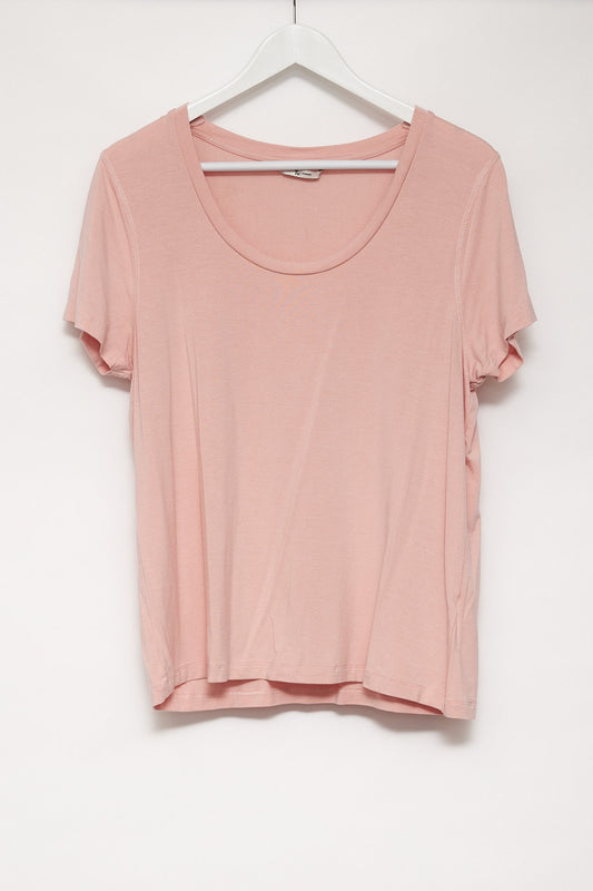 Womens TU Pink T-shirt: Size Medium