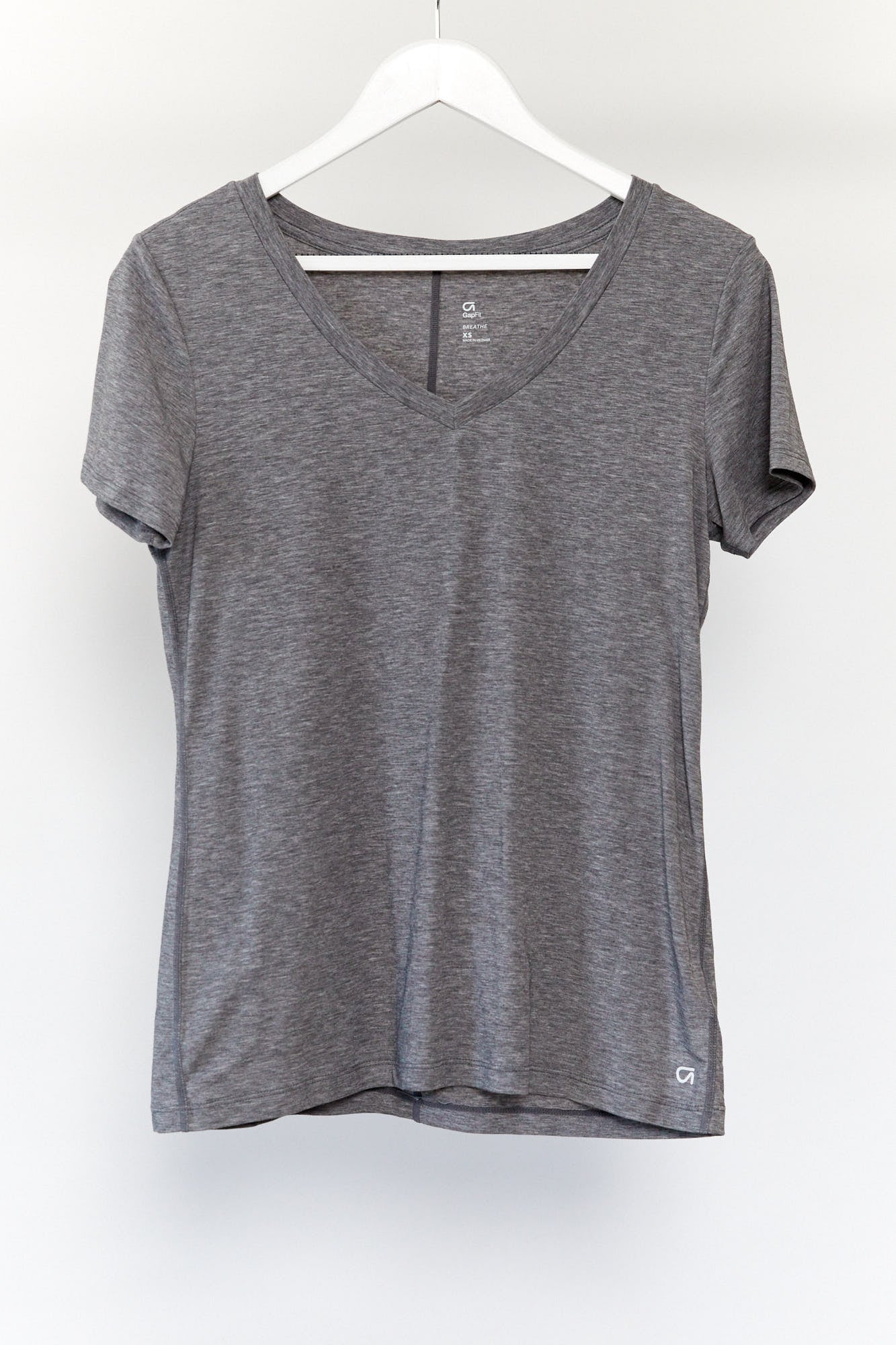 Grey V-Neck Gap Sport Top Size Small