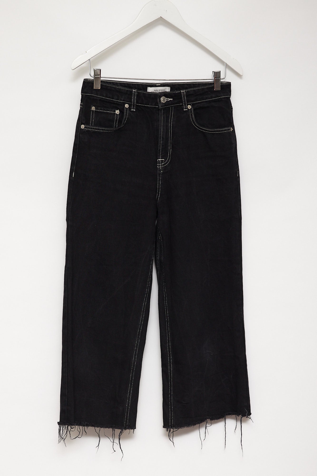 Womens Zara black cropped jeans size small