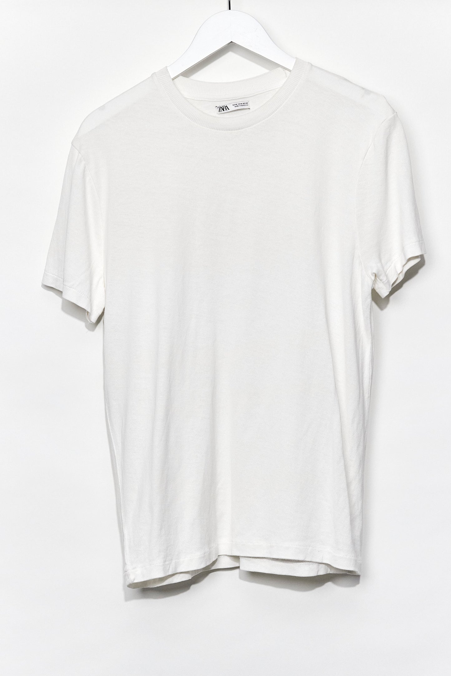 Mens Zara White Knitted T-shirt size Medium