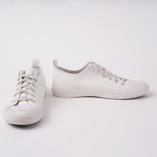 White Converse style Sneakers Size 40 or 7