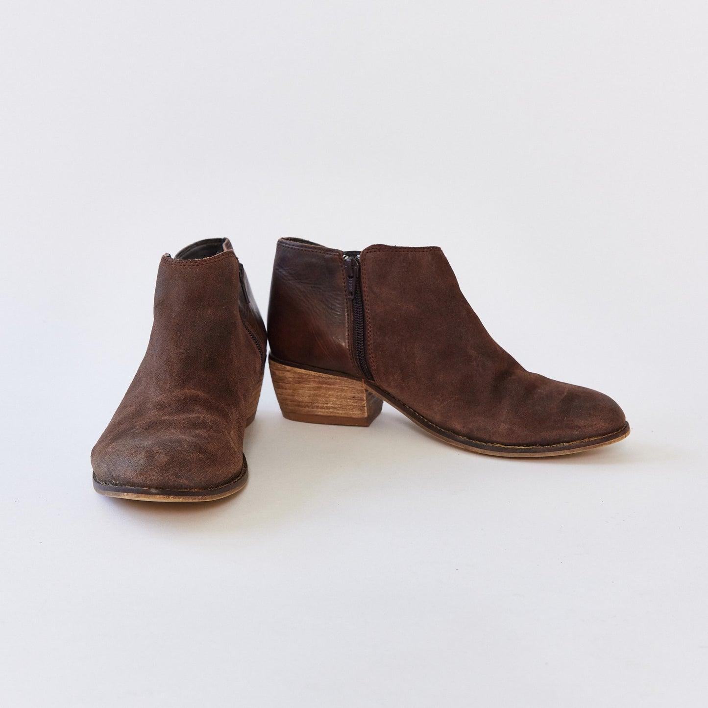 Brown suede Ankle boot size 5