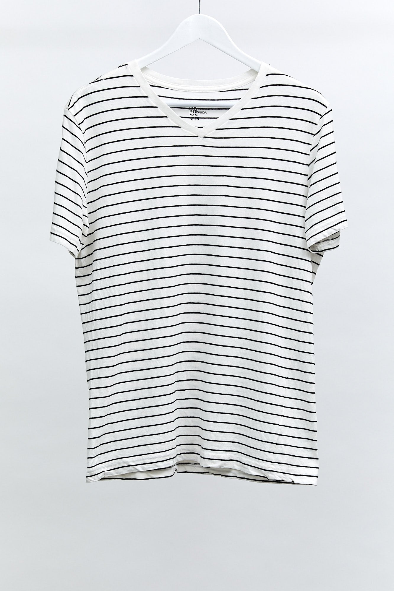 Mens Black and White Stripe T-Shirt: Size Medium