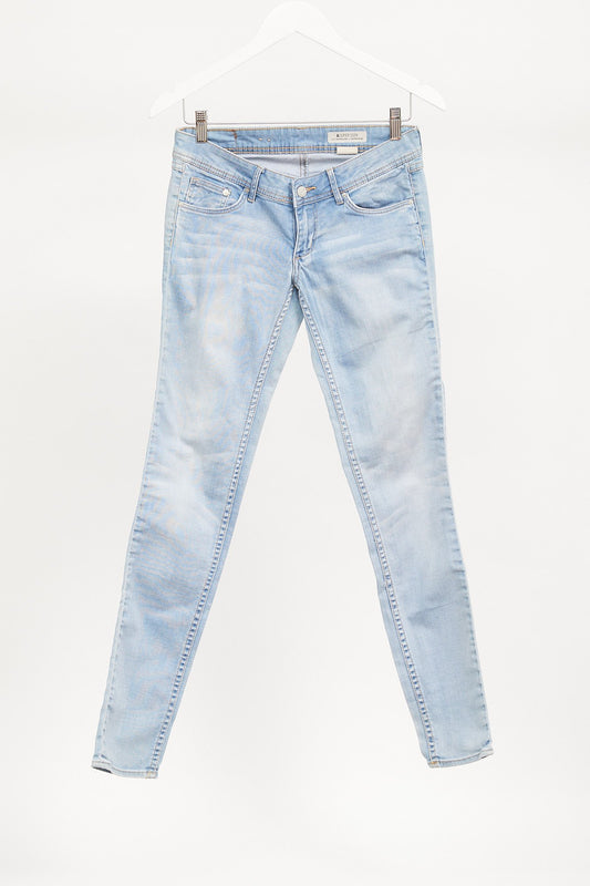 Womens H&M Light Blue Skinny Jeans: Size 27 x 32 Small